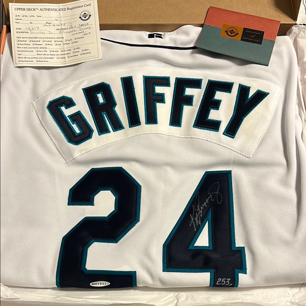 Ken Griffey Jr Upper Deck authenticated signed jersey